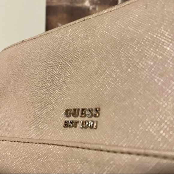 Guess beige long wallet - Picture 4 of 6